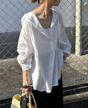 isook 후드 부착 화이트 셔츠