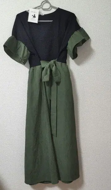 반팔 원피스 블랙 그린