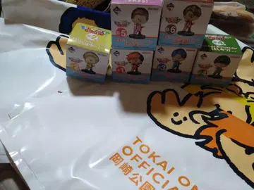 토카이온다이 트레이딩 피규어 6개 세트와 토트백