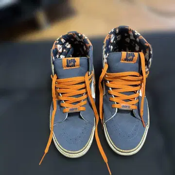 언디피티드 x VANS 하이컷 스니커즈
