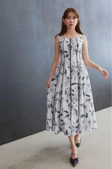 Noemie Floral Zip-Up Dress - M