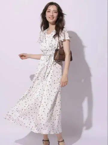아푸와이저 리셰 체리 프린트 카슈쿨 원피스 화이트 SS