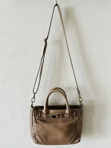 [ 익명 배송 ] 일본제 천연 가죽 숄더백 사선으로도 멜 수 있습니다