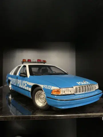 레어 1:18 시보레 카프리스 NYPD