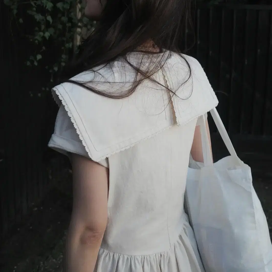 UGLY SHADOW】25ss FLOWER LACE SLEEVELESS Ugly Shadow Flower UGLY SHADOW】25ss FLOWER LACE SLEEVELESS Ugly Shadow Flower