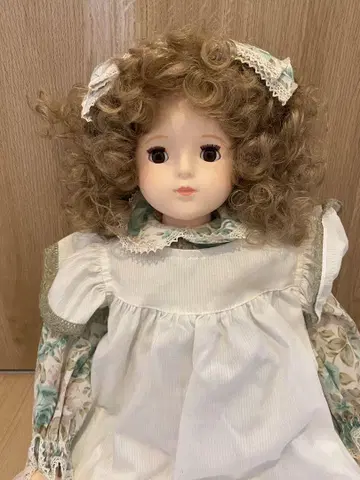 앤티크 인형