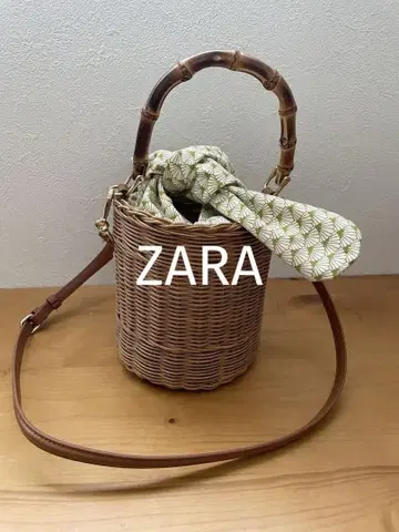 ZARA 대나무 핸들 바스켓백
