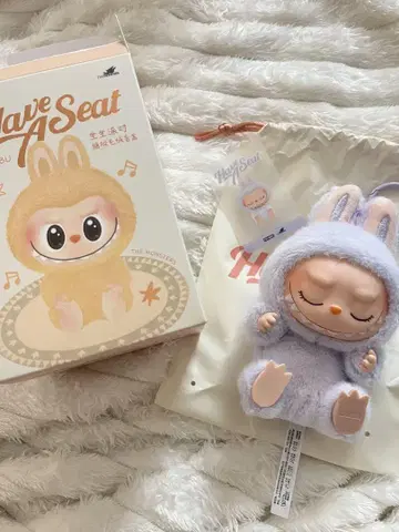 LABUBU 라부부 Have a seat 하브 어 시트 ZIZI