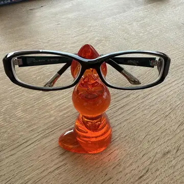 안경 큐브릭