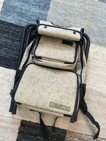 버튼 접이식 의자 포함 백팩