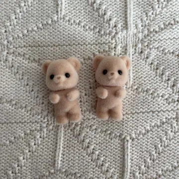 비스킷 곰 아기 2체, 의류 없음. 비스킷 곰 세쌍둥이.