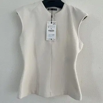 [ 미사용 새상품 ] ZARA 베스트 M 사이즈 여성용