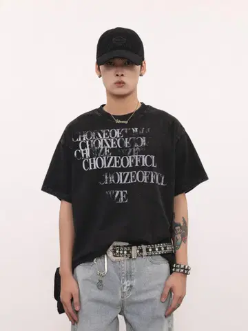 GEEK LETTER WASHED DISTRESSED T-SHIRT