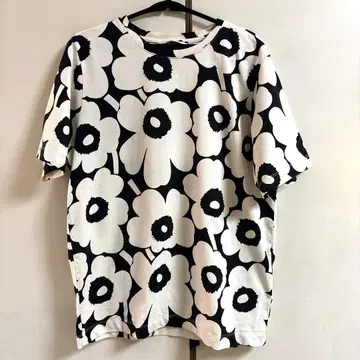 마리메꼬 티셔츠 XS 사이즈