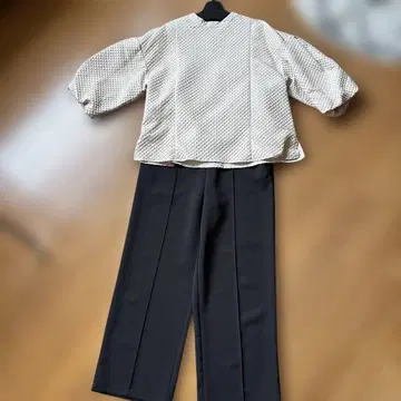 아이보리 텍스처 마감 셋업