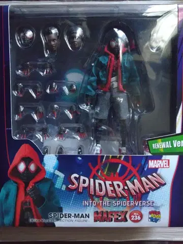 MAFEX 스파이더맨 (마일즈 모랄레스)