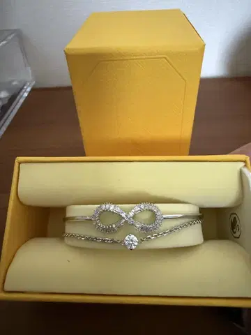 SWAROVSKI 인피니티 팔찌