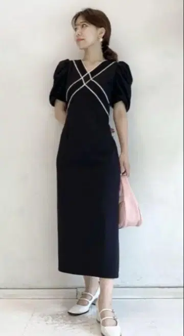 [ LILY BROWN ] 크로스 디자인 원피스