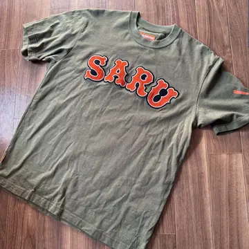 Santastic! SARU 자수 로고 T셔츠 올리브