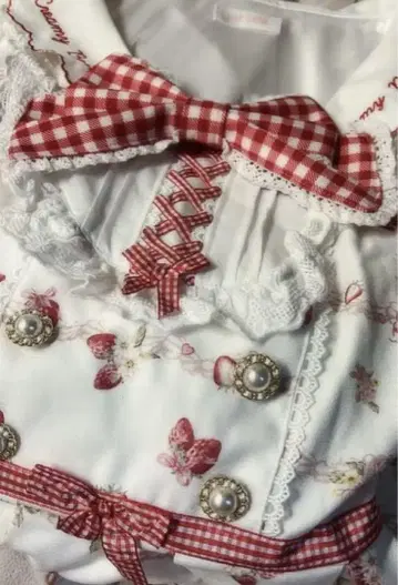 LIZLISA Creamy Berry 패턴 셋업 화이트