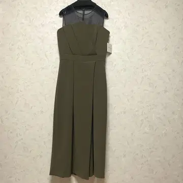 올리브 그린 슬리브리스 드레스 탱크탑 팬츠 스타일