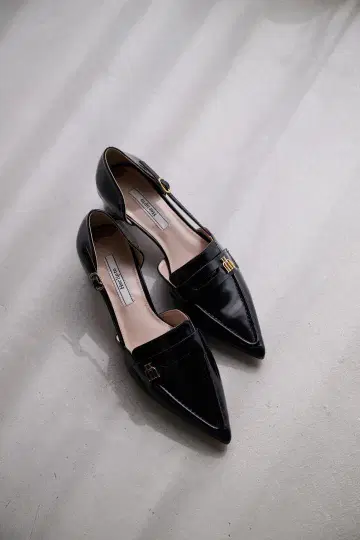 [ black ] Trois Heel Loafers
