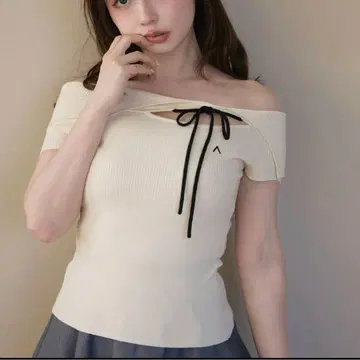 ANDMARY Amari 리본 탑스