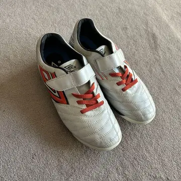 엄브로 umbro 축구 트레이닝 슈즈 24cm 벨크로
