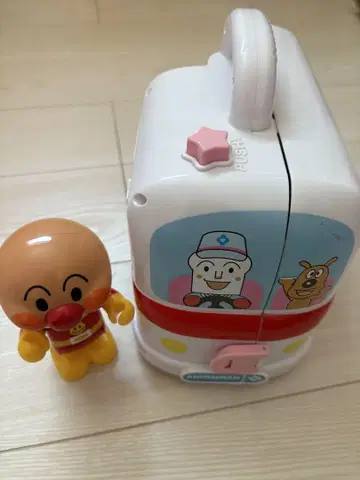 호빵맨 구급차