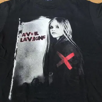 Avril Lavigne 언더 마이 스킨 투어 티셔츠 2005