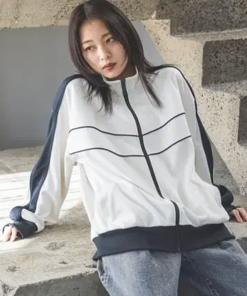 JEANASIS 프론트 절개 트랙 자켓 화이트