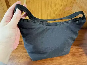 블랙 지퍼 숄더백