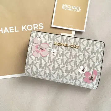 새상품 MICHEAL KORS 마이클코어스 정가 41,800엔 지갑