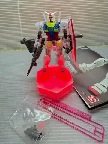 HGUC REVIVE 1/144 RX-78-2 건담 클리어컬러 Ver