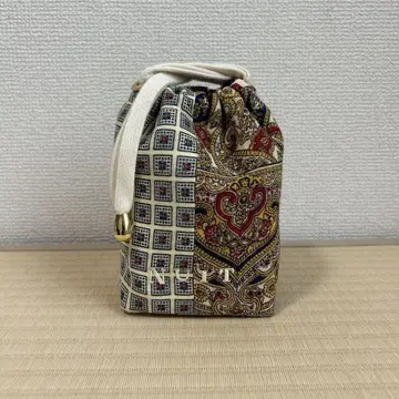 nuit/rebuild scarf purse