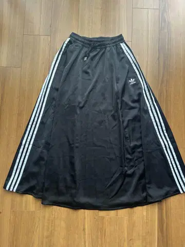 adidas 새틴 롱 스커트