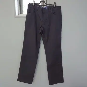 [중고품] Calvin Klein 다크 그레이 스트라이프 팬츠 31