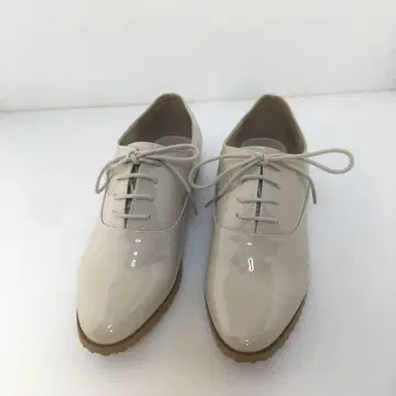 오리엔탈 트래픽 베이지 레이스업 슈즈 35