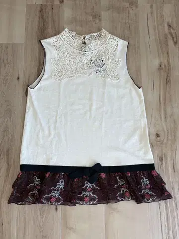 ANNA SUI 슬리브리스