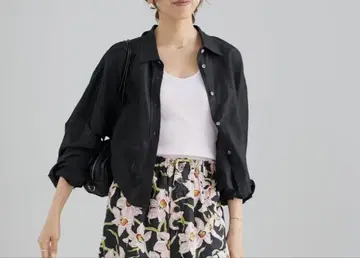 라미 리셀 숏 셔츠 IENA 이번 시즌 새상품 택 블랙