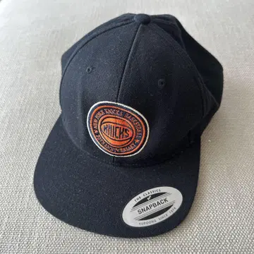 NY KNICKS 블랙 캡 현지 구매