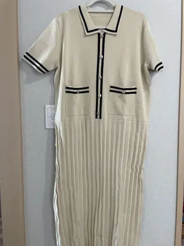 베이지 폴로 셔츠 스타일 니트 원피스