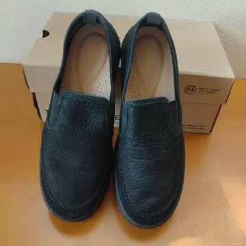 새상품급 한 번 착용 Clarks 슬립온 블랙