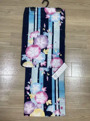 네이비 컬러에 나팔꽃이 그려진 유카타 165cm 미사용 새상품!
