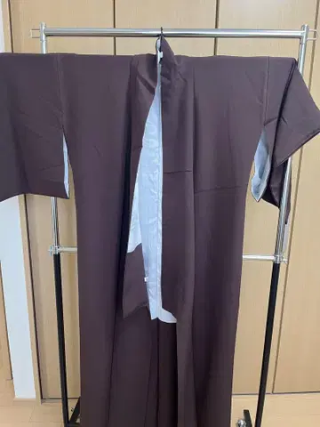 브라운 무지 기모노 화이트 문장 기모노