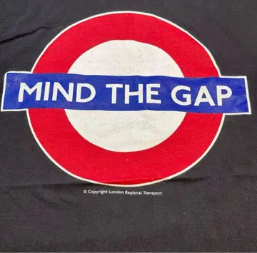 90s-00s Mind The Gap 패러디 티셔츠 런던 지하철 UK