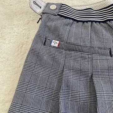 체크 무늬 플리츠 스커트