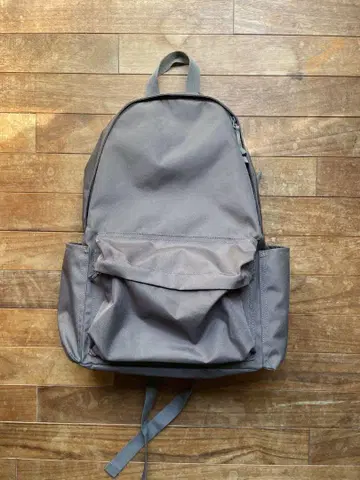 어깨 부담을 가볍게 하는 발수 럭색 그레이 MUJI 백팩