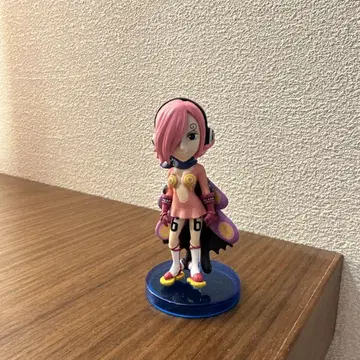 ONE PIECE 월드 컬렉션 빈스모크 패밀리 레이쥬