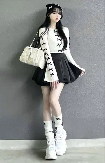 새상품 lovilyn 라비린 통굽 라메 스니커즈 화이트 size M